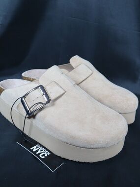 NWT Madden NYC Women's Cutie Pie Buckle Platform Clogs Size 10